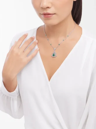 Collar Divas’ Dream