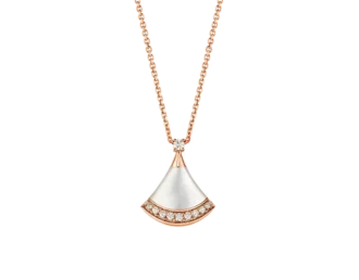 Collar Divas’ Dream