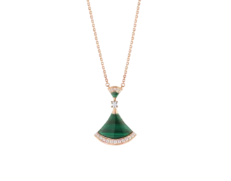 Collar Divas’ Dream