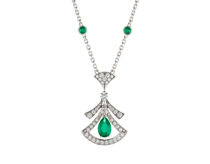 Collar Divas’ Dream