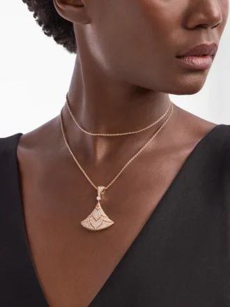 Collar Divas’ Dream