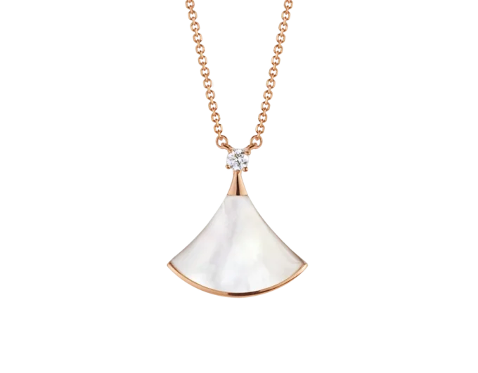 Collar Divas’ Dream