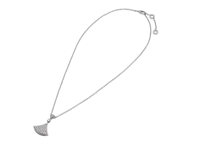 Collar Divas’ Dream