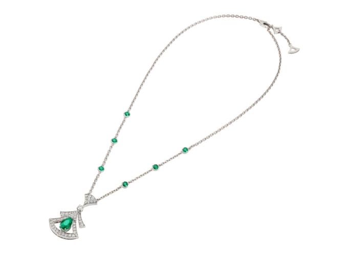 Collar Divas’ Dream