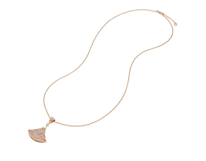 Collar Divas’ Dream